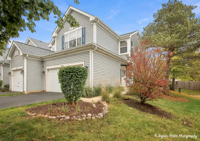 Photo 2 of Townhouse for sale at 101 Northlight Passe #101, Lake In The Hills, IL 60156 | MLS# 12788291 | Listing updated on 2026-10-20