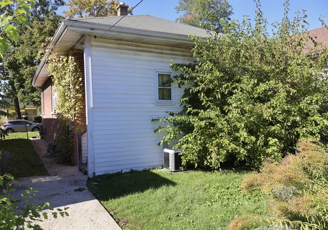 Photo 4 of Single family home for sale at 1025 Orchard Ave, Maywood, IL 60153 | MLS# 12788299 | Listing updated on 2026-10-20