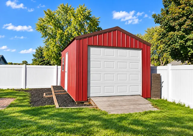 Photo 4 of Single family home for sale at 1006 Elm Ave, Sterling, IL 61081 | MLS# 12788300 | Listing updated on 2026-10-28