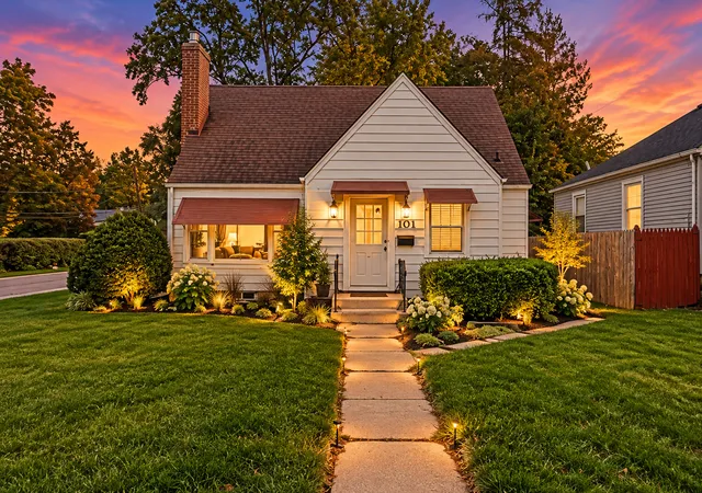 Single family home for sale at 101 S Union St, Elgin, IL 60123 | MLS# 12788301
