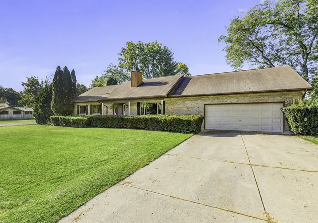 Photo 1 of Single family home for sale at 1485 Nova Rd, Lake Holiday, IL 60548 | MLS# 12788306 | Listing updated on 2026-10-27