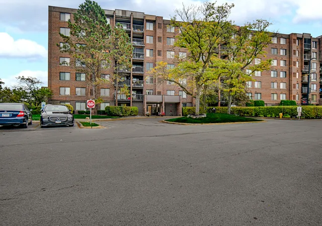 Photo 1 of Condo for sale at 400 Park Ave #204, Calumet City, IL 60409 | MLS# 12788308 | Listing updated on 2026-10-20