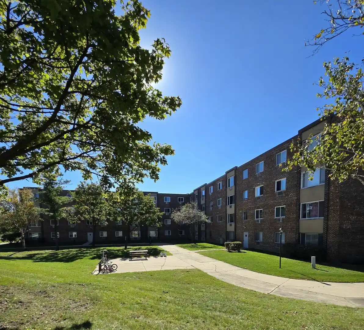 Listing Photo 2 - Condo for sale in 1475 Rebecca Dr located at 1475 Rebecca Dr, Hoffman Estates, IL 60169 - Unit #409