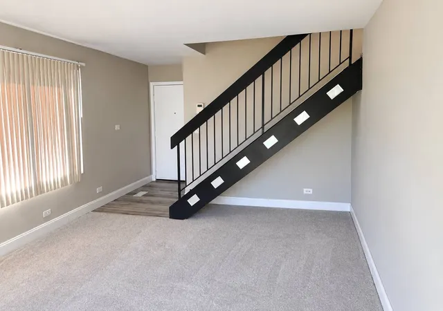 Listing Photo 4 - Condo for sale in building located at 709 Spring Ct, University Park, IL 60484 - Unit #5