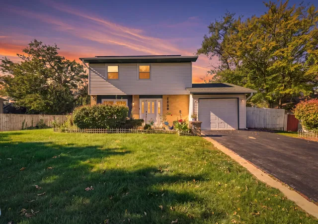 Photo 1 of Single family home for sale at 1738 Newport St, Glendale Heights, IL 60139 | MLS# 12788338 | Listing updated on 2026-10-20