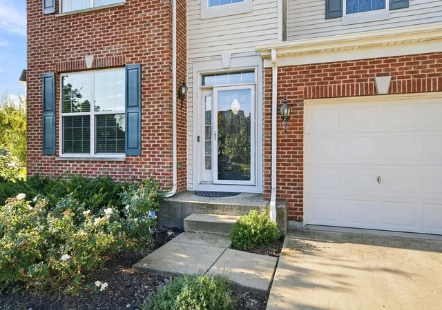 Photo 2 of Single family home for sale at 1113 Trillium Ln, Shorewood, IL 60404 | MLS# 12788339 | Listing updated on 2026-10-24