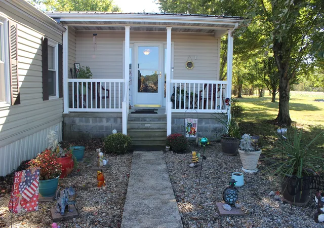 Photo 3 of Single family home for sale at 8024 Garrett Rd, Alma, IL 62807 | MLS# 12788340 | Listing updated on 2026-10-24