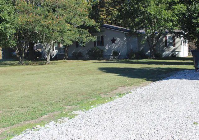 Photo 4 of Single family home for sale at 8024 Garrett Rd, Alma, IL 62807 | MLS# 12788340 | Listing updated on 2026-10-24