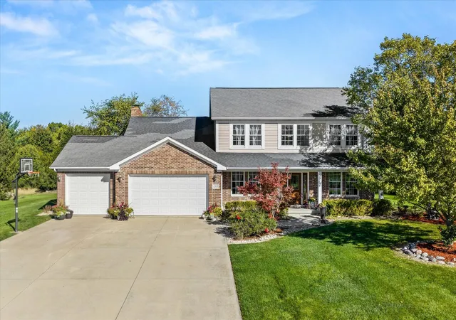 Photo 1 of Single family home for sale at 2315 Oakwood Ln, Marseilles, IL 61341 | MLS# 12788351 | Listing updated on 2026-10-20