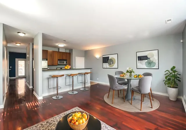 Listing Photo 4 - Condo for sale in building located at 4178 S Drexel Blvd, Chicago, IL 60653 - Unit #2