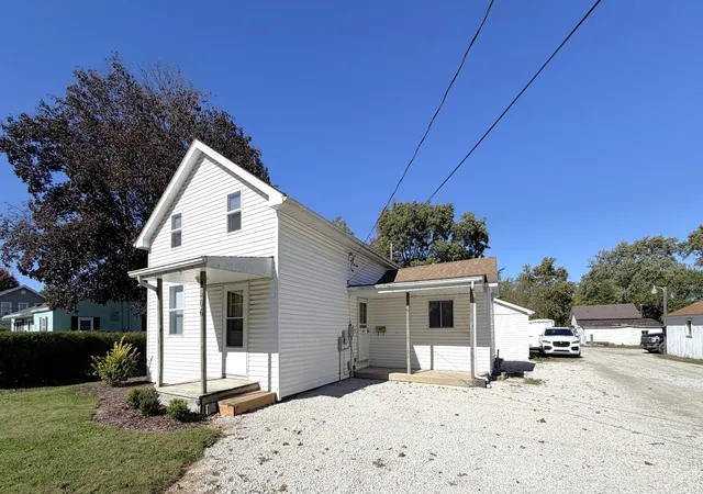 Photo 3 of Single family home for sale at 506 W Lincoln Ave, Onarga, IL 60955 | MLS# 12788359 | Listing updated on 2026-10-20