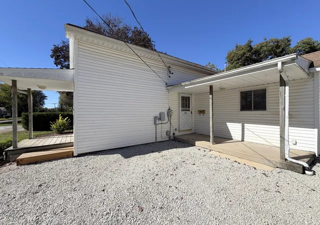 Photo 3 of Single family home for sale at 506 W Lincoln Ave, Onarga, IL 60955 | MLS# 12788359 | Listing updated on 2026-10-20
