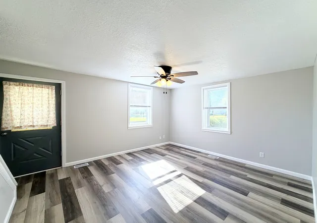 Photo 4 of Single family home for sale at 506 W Lincoln Ave, Onarga, IL 60955 | MLS# 12788359 | Listing updated on 2026-10-20