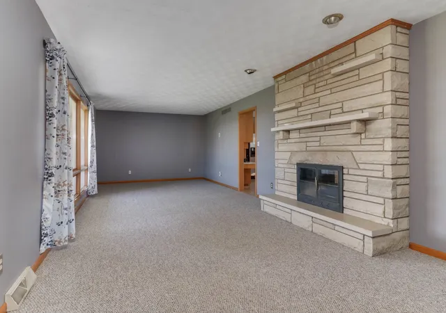 Photo 4 of Single family home for sale at 21739 E 500 North Rd, Downs, IL 61736 | MLS# 12788360 | Listing updated on 2026-10-22