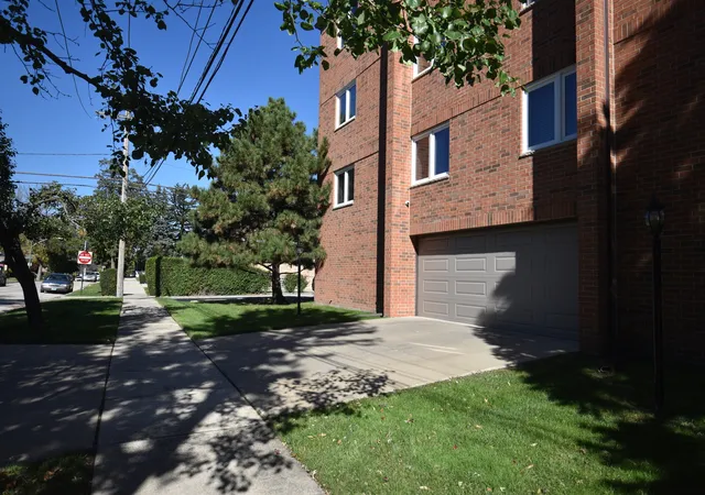 Photo 4 of Condo for sale at 6550 W Gunnison St #305, Harwood Heights, IL 60706 | MLS# 12788362 | Listing updated on 2026-10-20