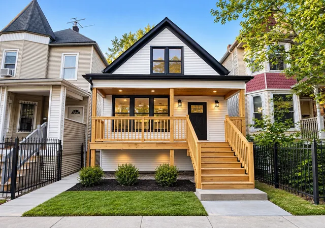 Single family home for sale at 816 N Leamington Ave, Chicago, IL 60651 | MLS# 12788366