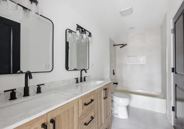 Photo 1 of Single family home for sale at 816 N Leamington Ave, Chicago, IL 60651 | MLS# 12788366 | Listing updated on 2026-10-22