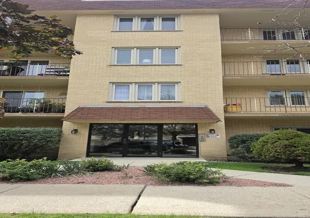 Photo 2 of Condo for sale at 6300 W Montrose Ave #205, Chicago, IL 60634 | MLS# 12788369 | Listing updated on 2026-10-22