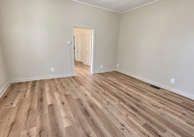 Photo 3 of Single family home for sale at 915 N 11th Street, Quincy, IL 62301 | MLS# 12788374 | Listing updated on 2026-10-20