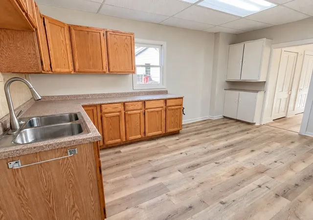 Photo 4 of Single family home for sale at 915 N 11th Street, Quincy, IL 62301 | MLS# 12788374 | Listing updated on 2026-10-20