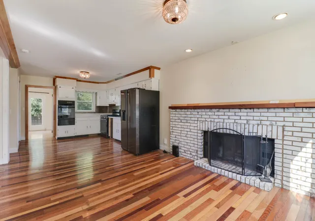 Photo 3 of Single family home for sale at 204 N Buchanan St, Heyworth, IL 61745 | MLS# 12788377 | Listing updated on 2026-10-20