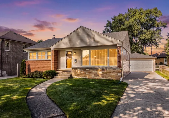 Photo 1 of Single family home for sale at 502 W Lonnquist Blvd, Mount Prospect, IL 60056 | MLS# 12788388 | Listing updated on 2026-10-22