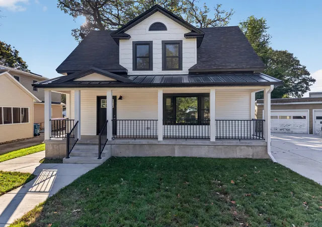 Photo 2 of Single family home for sale at 117 Jordan St, Oglesby, IL 61348 | MLS# 12788394 | Listing updated on 2026-10-20