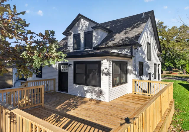 Photo 3 of Single family home for sale at 117 Jordan St, Oglesby, IL 61348 | MLS# 12788394 | Listing updated on 2026-10-20