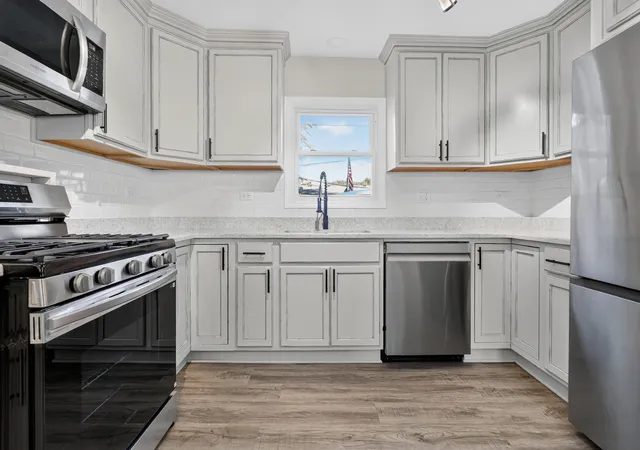 Photo 4 of Single family home for sale at 527 Fairlane Ave, De Kalb, IL 60115 | MLS# 12788396 | Listing updated on 2026-10-22