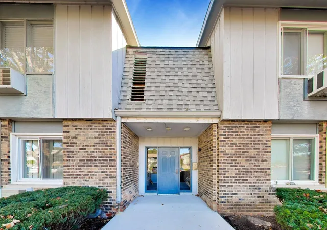 Condo for sale at 904 E Old Willow Rd #102, Prospect Heights, IL 60070 | MLS# 12788405