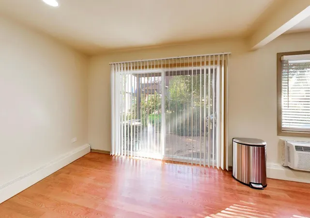 Photo 4 of Condo for sale at 904 E Old Willow Rd #102, Prospect Heights, IL 60070 | MLS# 12788405 | Listing updated on 2026-10-21