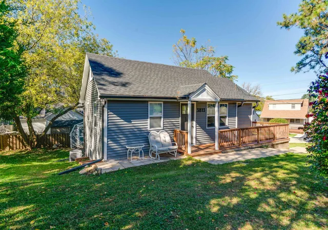 Photo 3 of Single family home for sale at 3813 Eastway Dr, Island Lake, IL 60042 | MLS# 12788407 | Listing updated on 2026-10-21