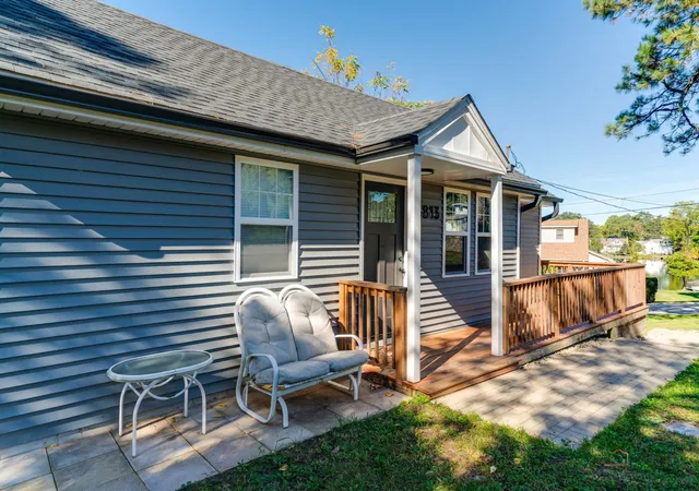Photo 4 of Single family home for sale at 3813 Eastway Dr, Island Lake, IL 60042 | MLS# 12788407 | Listing updated on 2026-10-21