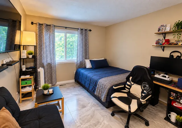 Photo 4 of Townhouse for sale at 5640 Pebblebeach Dr, Hanover Park, IL 60133 | MLS# 12788418 | Listing updated on 2026-10-20