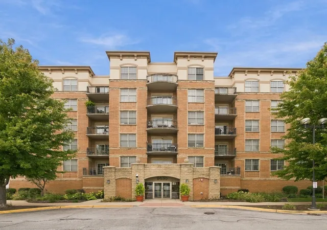 Condo for sale at 9530 Cook Ave #401, Oak Lawn, IL 60453 | MLS# 12788431