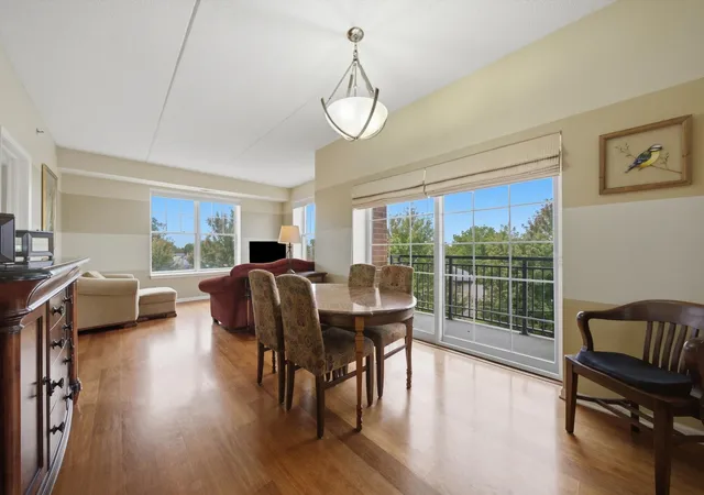 Listing Photo 4 - Condo for sale in building located at 9530 Cook Ave, Oak Lawn, IL 60453 - Unit #401