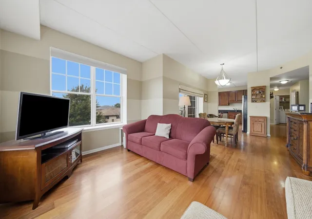 Listing Photo 5 - Condo for sale in building located at 9530 Cook Ave, Oak Lawn, IL 60453 - Unit #401