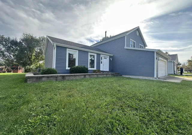 Photo 2 of Single family home for sale at 1105 Wilmington Ln, Hoffman Estates, IL 60169 | MLS# 12788436 | Listing updated on 2026-10-20
