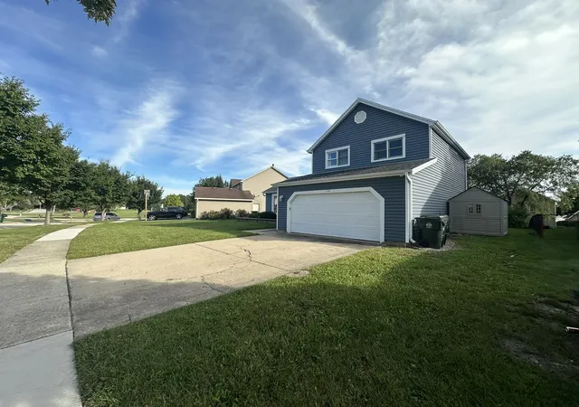 Photo 3 of Single family home for sale at 1105 Wilmington Ln, Hoffman Estates, IL 60169 | MLS# 12788436 | Listing updated on 2026-10-20