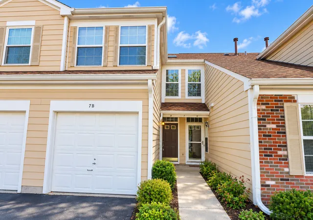 Condo for sale at 7 Polk Ct #B, Streamwood, IL 60107 | MLS# 12788440
