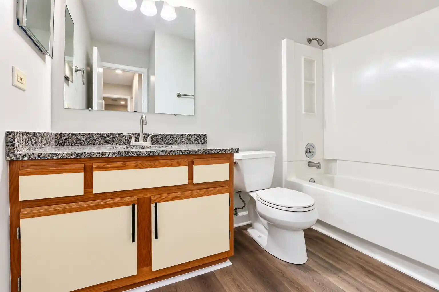 Listing Photo 13 - Condo for sale in 7 Polk Ct located at 7 Polk Ct, Streamwood, IL 60107 - Unit 7 Polk Ct