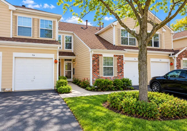 Photo 2 of Condo for sale at 7 Polk Ct #B, Streamwood, IL 60107 | MLS# 12788440 | Listing updated on 2026-10-20