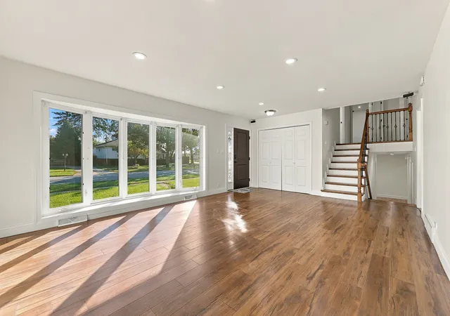Photo 2 of Single family home for sale at 1586 Marshall Dr, Des Plaines, IL 60018 | MLS# 12788441 | Listing updated on 2026-10-27