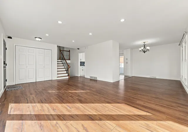 Photo 4 of Single family home for sale at 1586 Marshall Dr, Des Plaines, IL 60018 | MLS# 12788441 | Listing updated on 2026-10-27