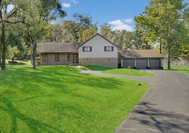 Photo 1 of Single family home for sale at 3317 E Buried Oak Dr, Crete, IL 60417 | MLS# 12788448 | Listing updated on 2026-10-20