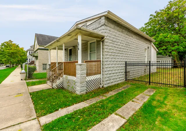 Photo 1 of Single family home for sale at 9214 S Woodlawn Ave, Chicago, IL 60619 | MLS# 12788449 | Listing updated on 2026-10-22