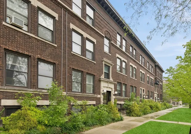 Photo 1 of Townhouse for sale at 5337 S Ellis Ave #1C, Chicago, IL 60615 | MLS# 12788455 | Listing updated on 2026-10-19