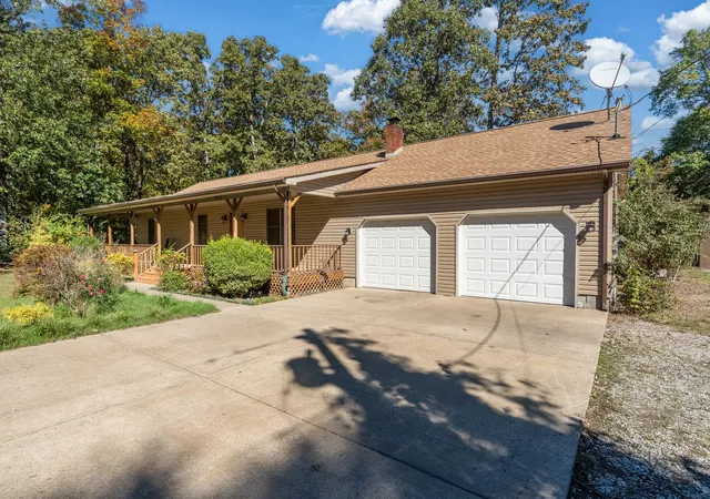Photo 3 of Single family home for sale at 3312 N Park Ave, Herrin, IL 62948 | MLS# 12788472 | Listing updated on 2026-10-21