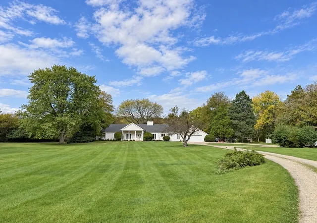 Photo 2 of Single family home for sale at 232 Donlea Rd, Barrington Hills, IL 60010 | MLS# 12788475 | Listing updated on 2026-10-20