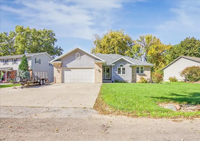 Single family home for sale at 18 W Circle Dr, Streator, IL 61364 | MLS# 12788482